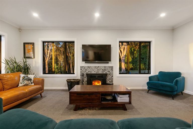 Photo of property in 251 Kaipara Road, Papakura, 2582