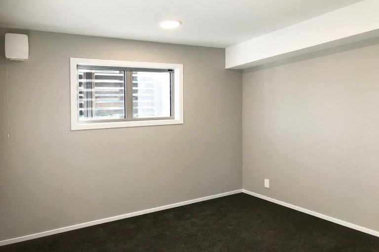 Photo of property in 14u3 Atkinson Street, Newlands, Wellington, 6037