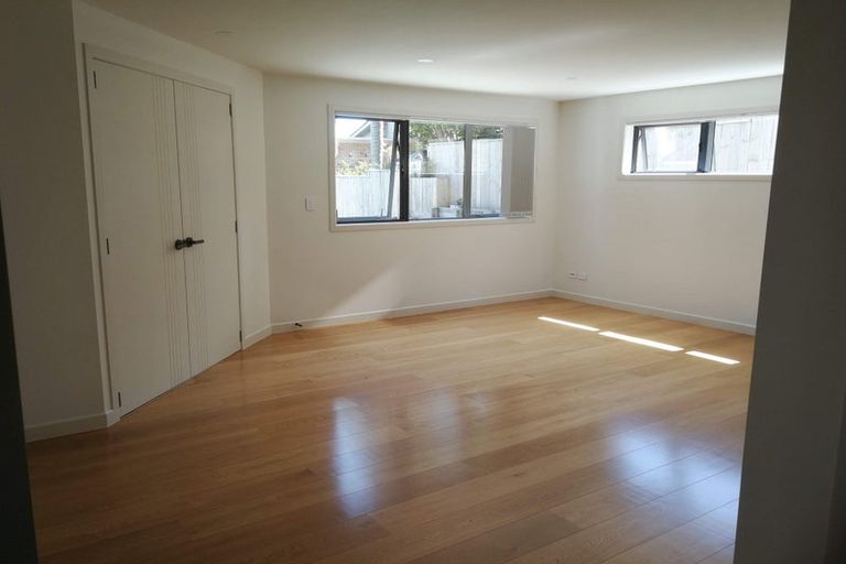 Photo of property in 17a Winscombe Street, Belmont, Auckland, 0622