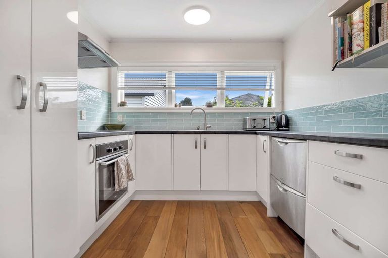 Photo of property in 27 Victoria Avenue, Waiuku, 2123