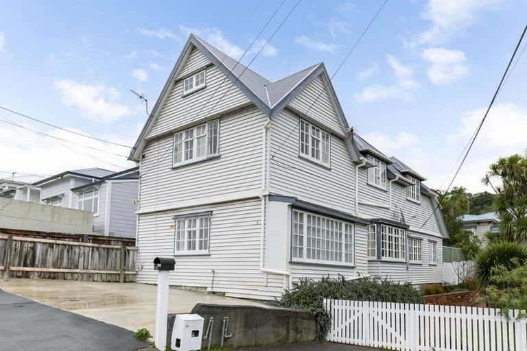 Photo of property in 46 Wright Street, Mount Cook, Wellington, 6021