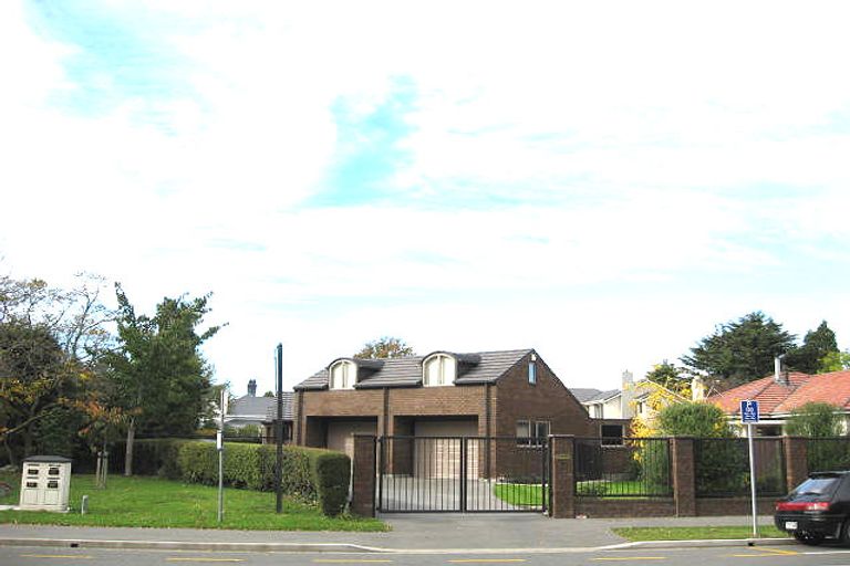 Photo of property in 86 Clyde Road, Ilam, Christchurch, 8041