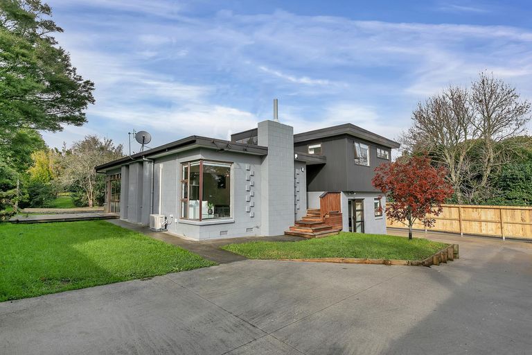 Photo of property in 192 Henderson Valley Road, Henderson, Auckland, 0612