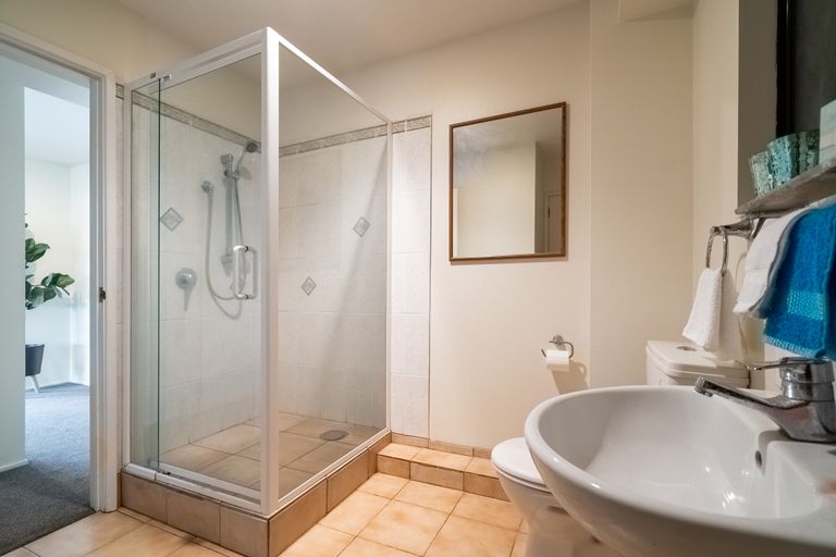 Photo of property in 27 Wirihana Road, Titirangi, Auckland, 0604