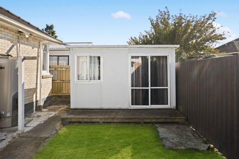 Photo of property in 2 Kenney Crescent, Fairfield, Hamilton, 3214