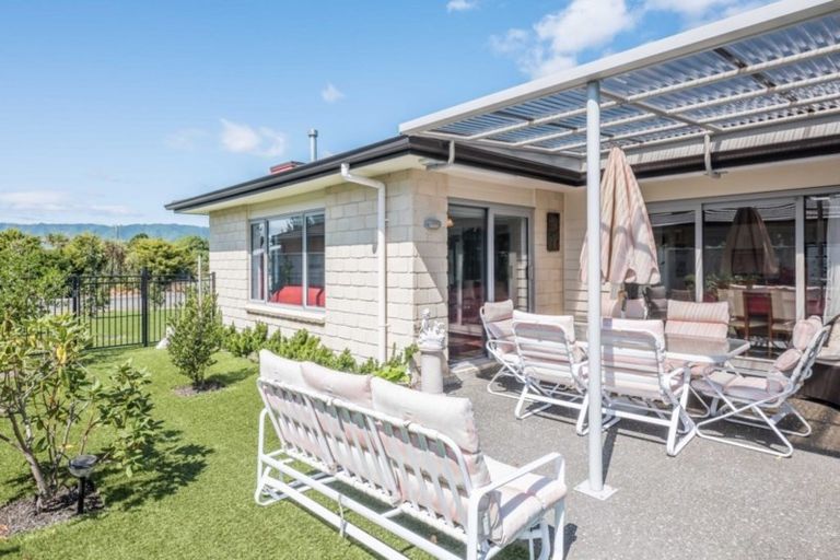 Photo of property in 14 Petrel Close, Paraparaumu Beach, Paraparaumu, 5032
