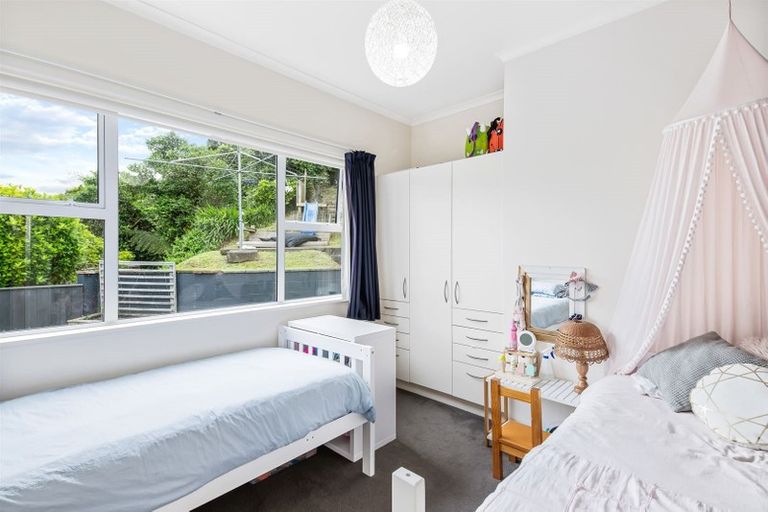 Photo of property in 19 Black Rock Road, Newlands, Wellington, 6037