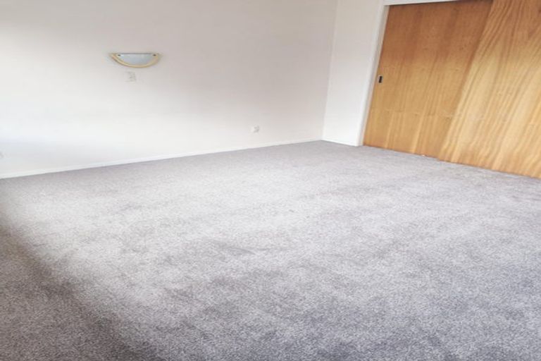 Photo of property in 1/40 Halberg Street, Glenfield, Auckland, 0629