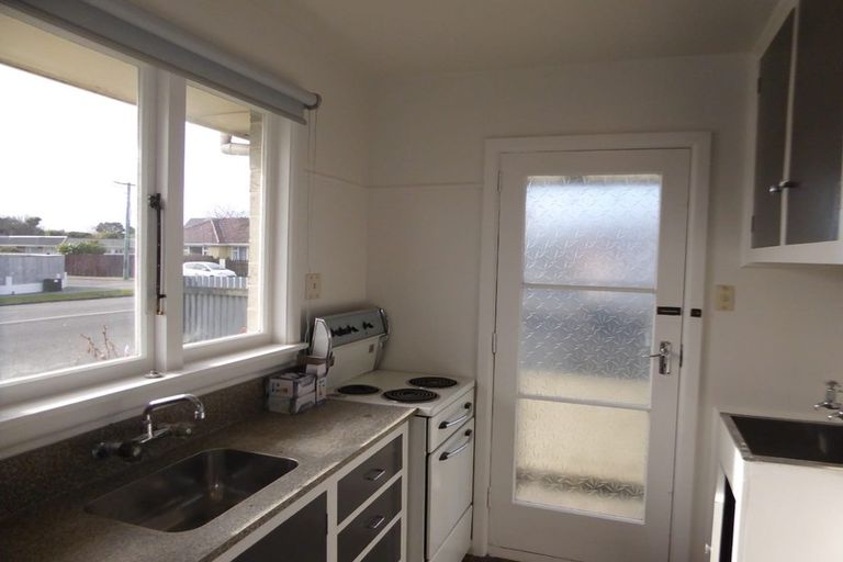 Photo of property in 2/26 Edgeware Road, St Albans, Christchurch, 8014