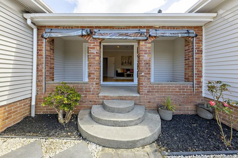 Photo of property in 15 Landscape Road, Papatoetoe, Auckland, 2025