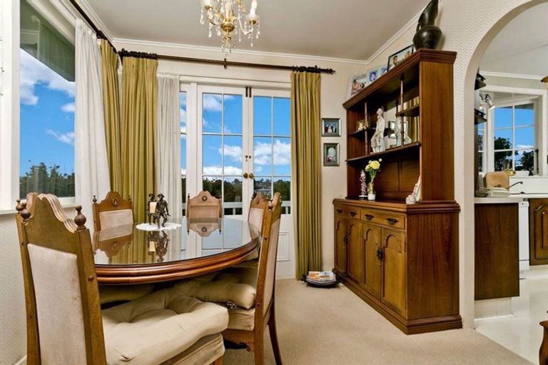Photo of property in 13 Kennedy Avenue, Forrest Hill, Auckland, 0620
