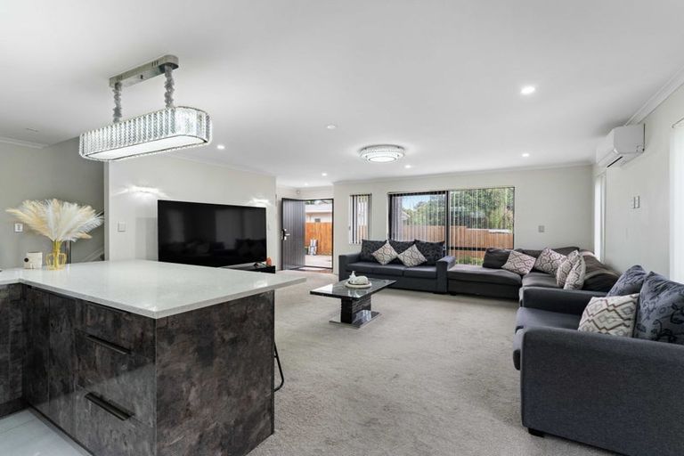 Photo of property in 14b Evans Road, Weymouth, Auckland, 2103