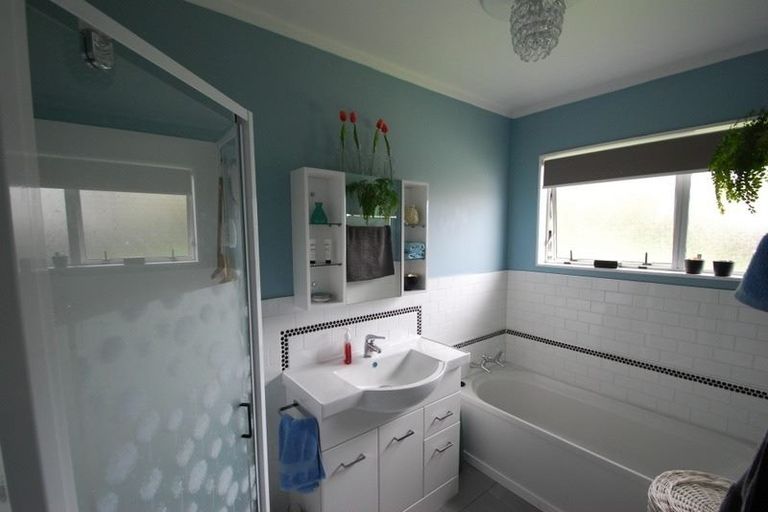 Photo of property in 18 Yarrow Place, Papakowhai, Porirua, 5024