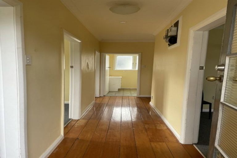 Photo of property in 10 Olivia Crescent, Tawa, Wellington, 5028