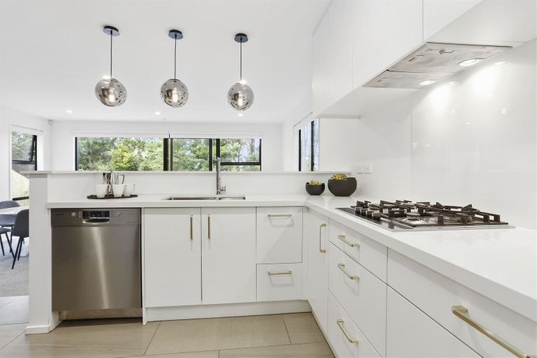 Photo of property in 15d/4 Verran Road, Birkenhead, Auckland, 0626