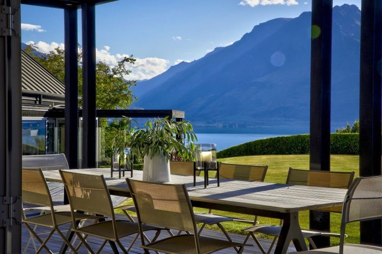 Photo of property in 11 Carlin Creek Drive, Drift Bay, Queenstown, 9371