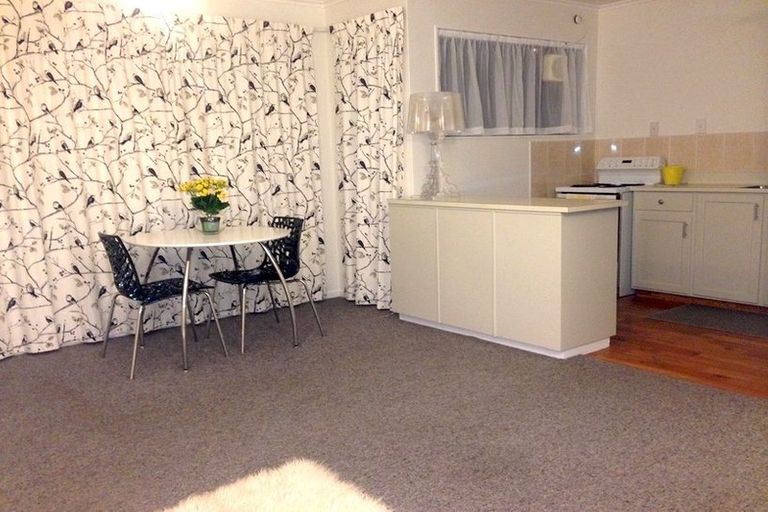 Photo of property in 11/171f Queens Drive, Lyall Bay, Wellington, 6022