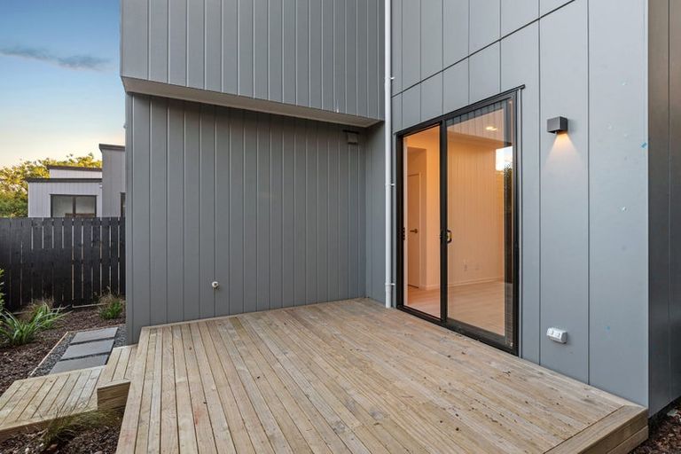Photo of property in 29d Mirrabooka Avenue, Botany Downs, Auckland, 2010