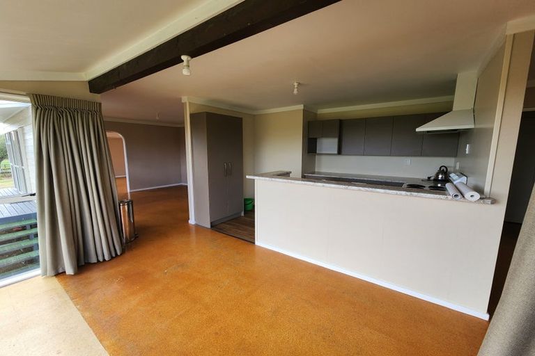 Photo of property in 15 Locket Road, Glenfield, Auckland, 0629