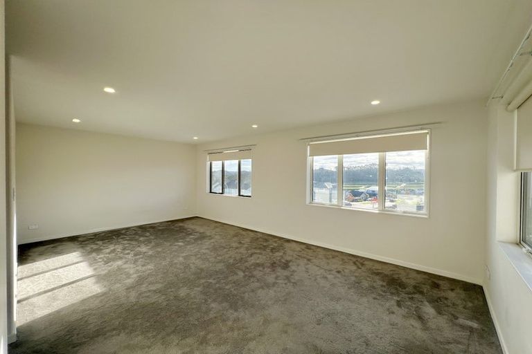Photo of property in 42 Takurua Terrace, Orewa, 0931