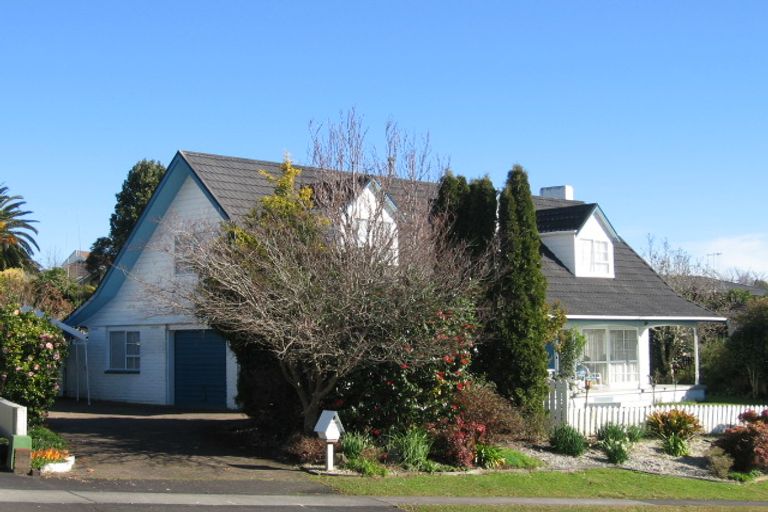 Photo of property in 12 Lachlan Drive, Dinsdale, Hamilton, 3204