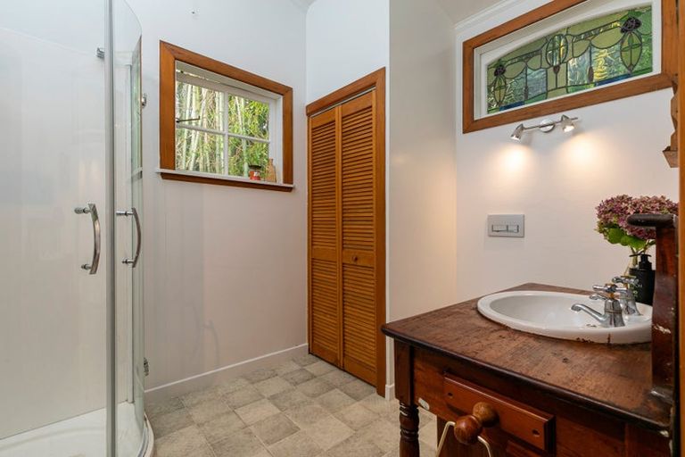 Photo of property in 332 Huia Road, Titirangi, Auckland, 0604
