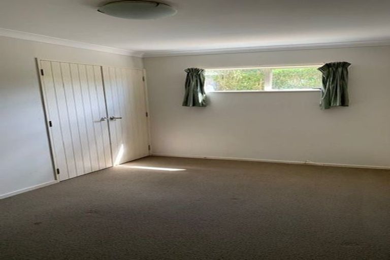 Photo of property in 16 Kauri Glen Road, Northcote, Auckland, 0627