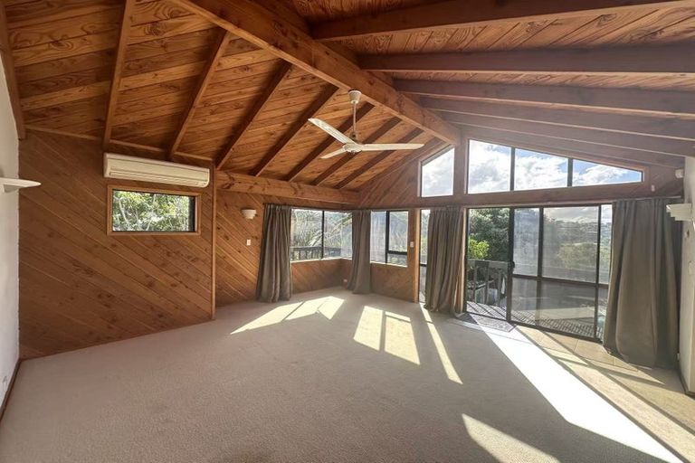 Photo of property in 3 Beulah Avenue, Rothesay Bay, Auckland, 0630