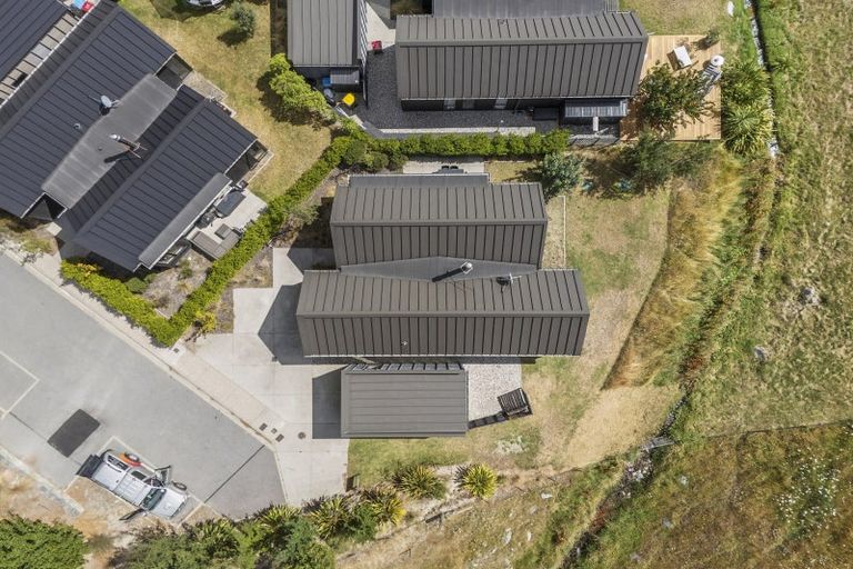 Photo of property in 2 Kotuku Lane, Jacks Point, Queenstown, 9371
