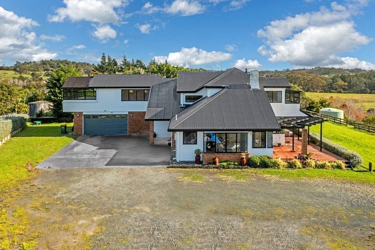 Photo of property in 384 Pine Valley Road, Dairy Flat, Silverdale, 0992