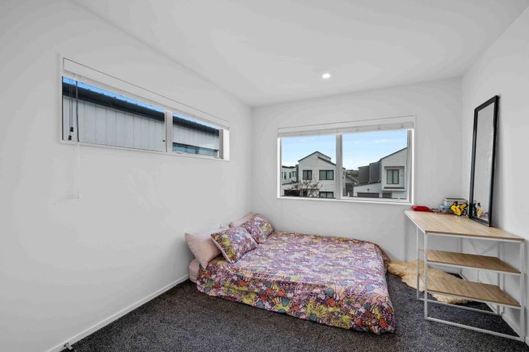 Photo of property in 102 Bellbird Street, Papakura, 2110