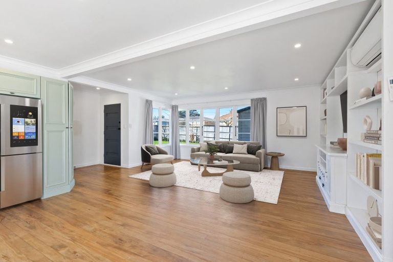 Photo of property in 62 Mount View Road, Melville, Hamilton, 3206