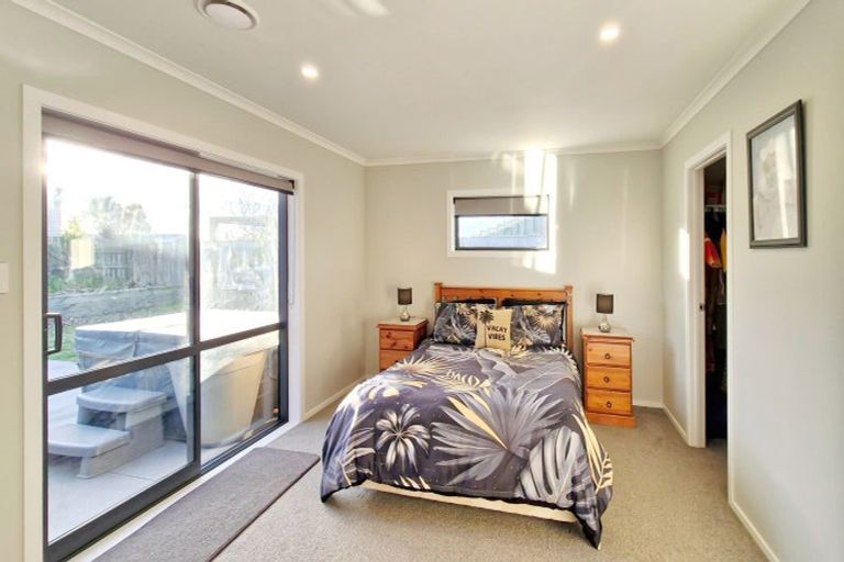 Photo of property in 20 Snappers Lane, Foxton Beach, Foxton, 4815