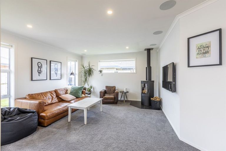 Photo of property in 14a Pegasus Place, Kelvin Grove, Palmerston North, 4414