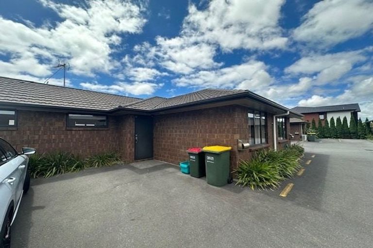 Photo of property in 108u3 Old Farm Road, Hamilton East, Hamilton, 3216