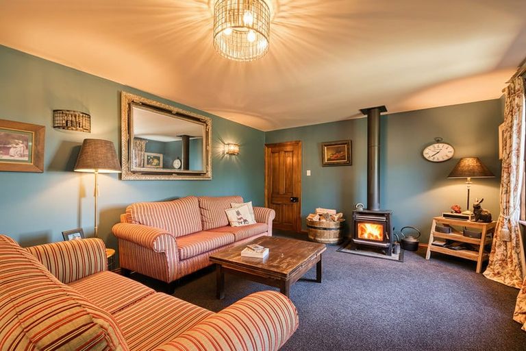 Photo of property in 2195 Old West Coast Road, Kirwee, Christchurch, 7671