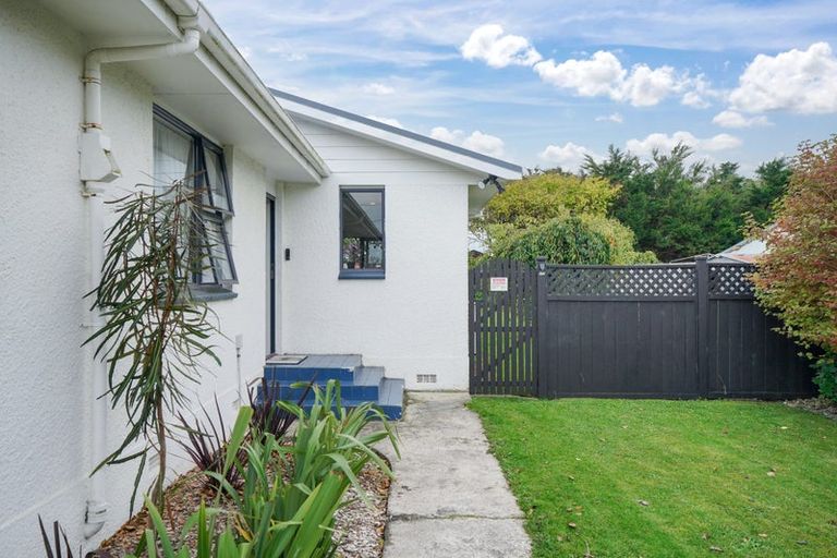 Photo of property in 64 Watt Road, Otatara, Invercargill, 9879