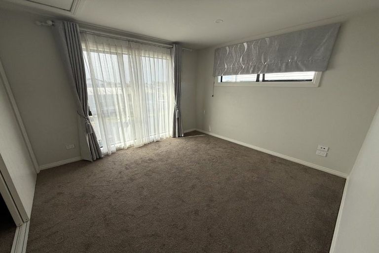 Photo of property in 2e Convair Crescent, Mangere, Auckland, 2022