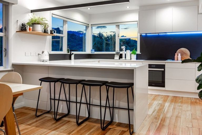 Photo of property in 20 Spencer Street, Crofton Downs, Wellington, 6035