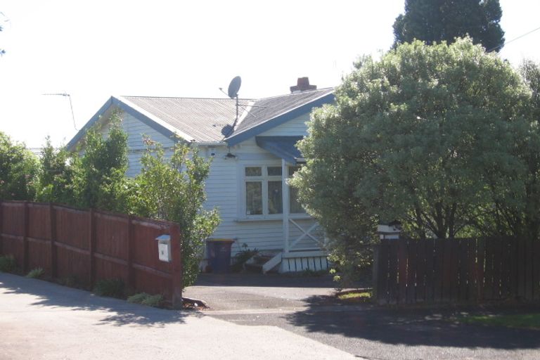 Photo of property in 3 Rewa Street, New Lynn, Auckland, 0600