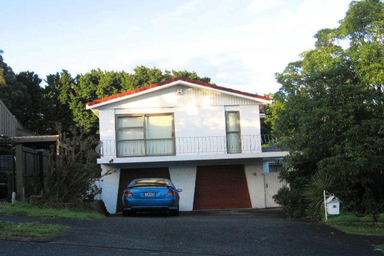 Photo of property in 13 Elsted Place, Goodwood Heights, Auckland, 2105