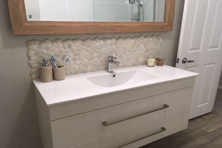 Photo of property in 240 Henderson Valley Road, Henderson, Auckland, 0612