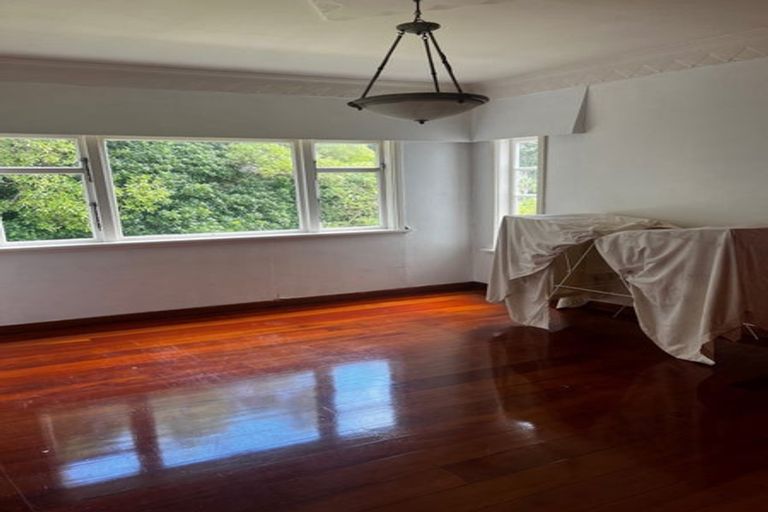 Photo of property in 4 Vennell Street, Brooklyn, Wellington, 6021