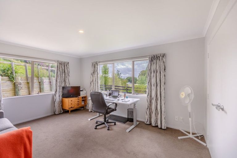 Photo of property in 5 Matthew Street, Waipawa, 4210