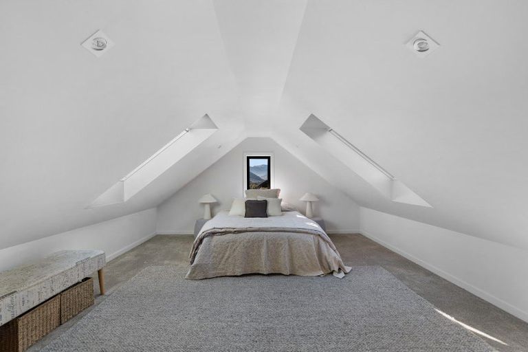 Photo of property in 8 Arran Lane, Jacks Point, Queenstown, 9371