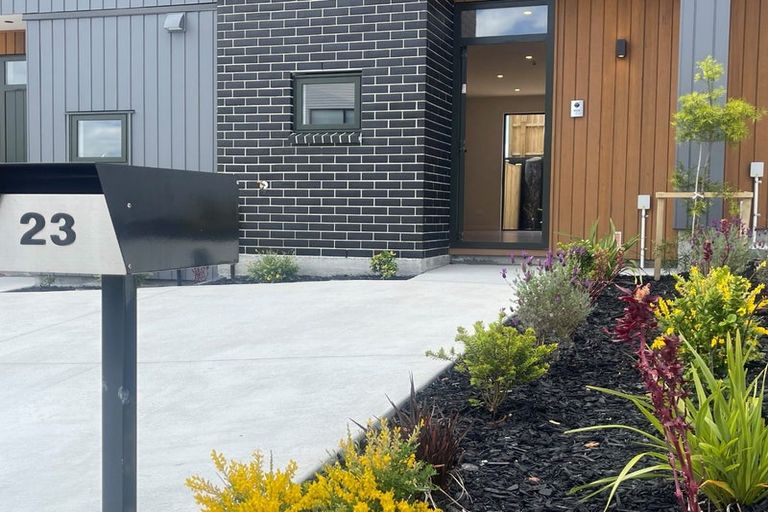 Photo of property in 25 Kuaha Road, Massey, Auckland, 0614