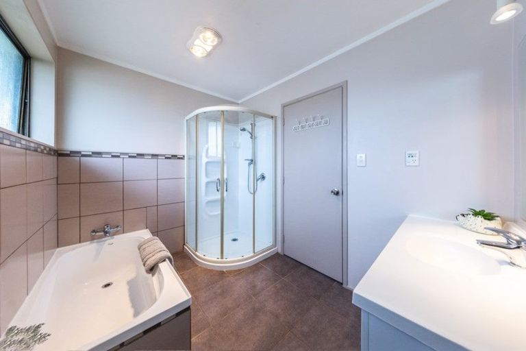 Photo of property in 36 Barnhill Crescent, Pahurehure, Papakura, 2113