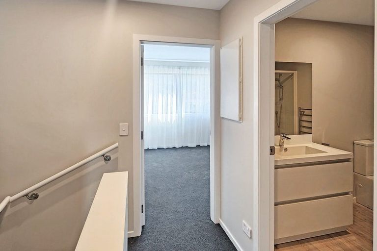 Photo of property in 5 Bathurst Street, Silverstream, Upper Hutt, 5019