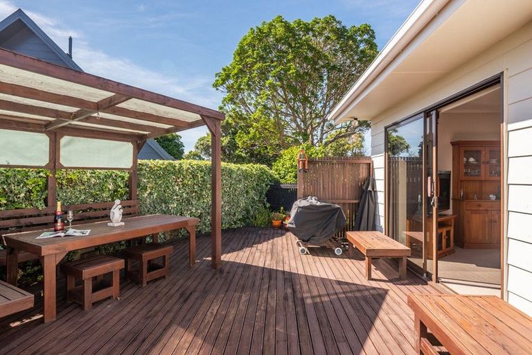 Photo of property in 15 Kanawa Street, Waikanae, 5036