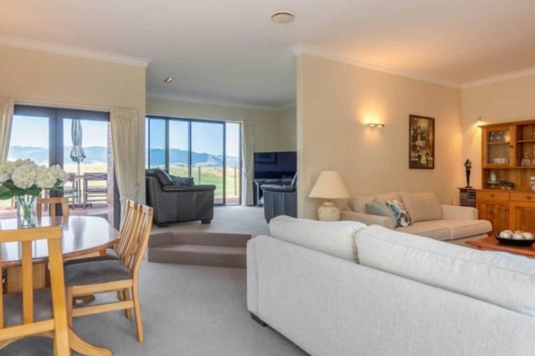 Photo of property in 58 Golf Road, Paraparaumu Beach, Paraparaumu, 5032